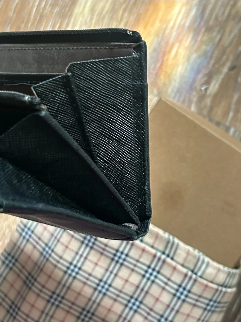 Burberry Black Leather Men's Trifold Wallet with Metal Logo